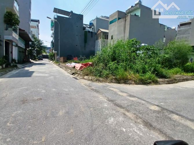 8.2 tỷ, đất dịch vụ Trũng Trên, cách ga Nhổn 1 km, diện tích nhỏ xinh, rất gần đường 24m - 1