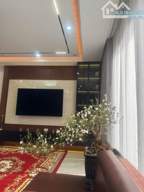 Phố Nguyễn Khắc Viện Giang Biên. Nhà PL 62M - MT5M chủ thiết kế tâm đắc full nội thất. - 1
