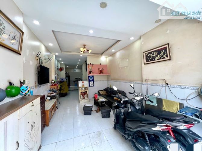 BÁN NHÀ HẺM Ô TÔ TÂN HƯƠNG (4❌️16.5)M - 3 TẦNG CHỈ 6.x Tỷ - 1