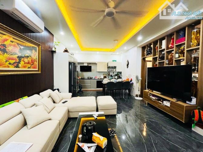 Bán nhà mặt phố, vỉa hè rộng , Phúc Xá, Ba Đình dt: 35m2, giá 15 tỷ 800 tr - 1