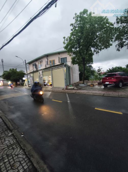 Bán mảnh Đất 200m² 10x20 mặt tiền gần Đặng Thúc Vịnh Hóc môn giá 9 tỷ - 1