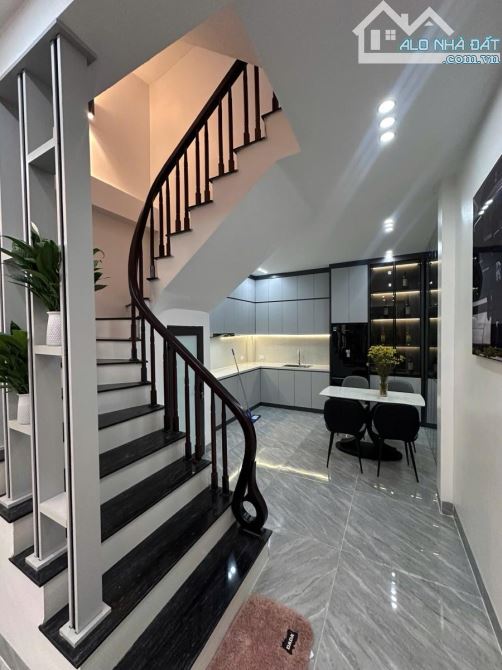 XUÂN THUỶ CẦU GIẤY 45m 4T MT4m 10.5 TỶ TRUNG TÂM BA GÁC TẬN CỬA NHÀ ĐẸP DÂN XÂY - 1