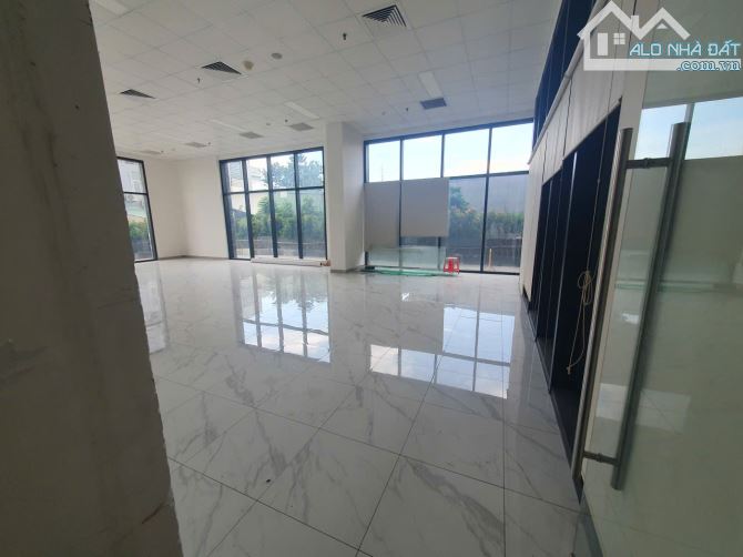 Cho thuê sàn thương Mại KDT Ciputra Thăng Long Kinh Doanh Hàng Cao Cấp Ngân Hàng siêu thị. - 1