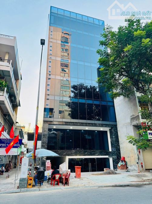 CHO THUÊ TOÀ NHÀ 65 - 68 - 69 PHÓ ĐỨC CHÍNH, QUẬN 1 - DT: 12M X 36M, 2 HẦM 8 TẦNG - 1