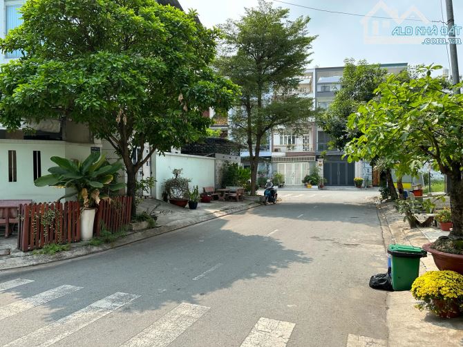Bán biệt thự 2 mặt tiền khu Hai Thành kề Tân Tạo A, Bình Tân - 1