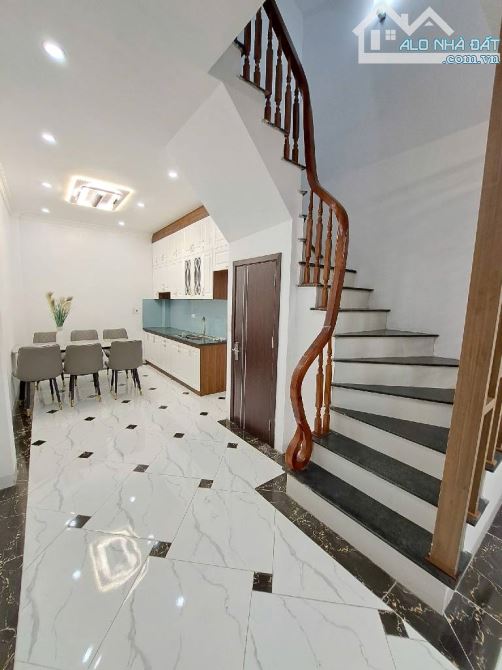 ĐẠI ĐỒNG, VĨNH HƯNG 42m x 5 tầng - 1