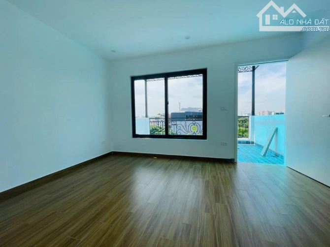 BÁN NHÀ 5 TẦNG - THANG MÁY - VŨ TÔNG PHAN DT45M2 - 10,2 TỶ. - 1