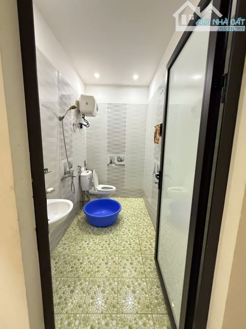 Bán nhà 4 tầng, ôtô đỗ cửa tại phố Kiều Sơn. Vị trí đẹp khu dân cư an ninh - 1