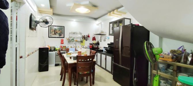 Bán nhà trong khu phân lô đường Hồ sen. Ô tô đỗ cửa, xe bân tải có thể đỗ trong nhà - 1