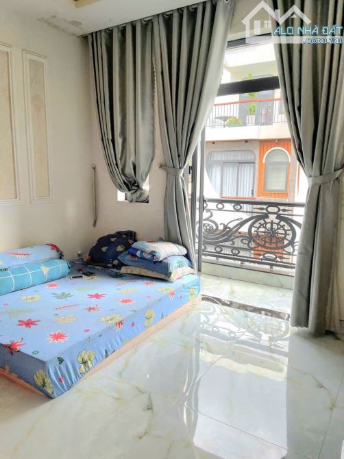 Dương Quảng Hàm Gò Vấp, hẻm xe hơi 8m, Dt 50m2, 5 tầng 4Pn, full nội thất, giảm còn 9,9 tỷ - 1