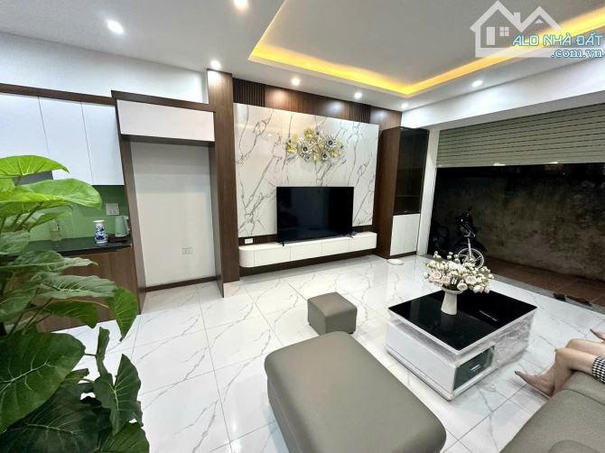 BÁN NHÀ MẶT NGÕ VĨNH KHANG, LÔ GÓC 3 MẶT THOÁNG, SÁT Ô TÔ, FULL NỘI THẤT, SỔ VUÔNG - 1