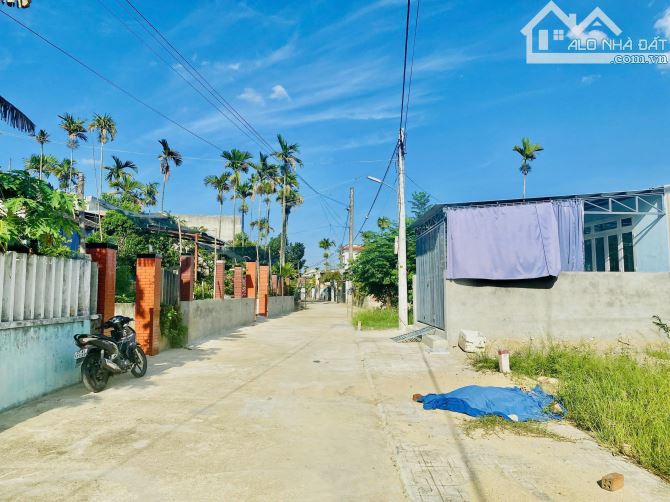 300m2 đất biệt thự nằm ở Duy Phước - gần sông – Đường BT 5m -Tách sẵn 2 lô - Giá 1ty8. - 1