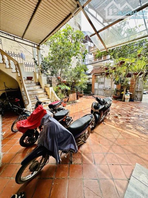 Cần bán nhà 158m2 sân vườn ôtô đỗ cửa ngõ thông Phố An Dương Vương - 1