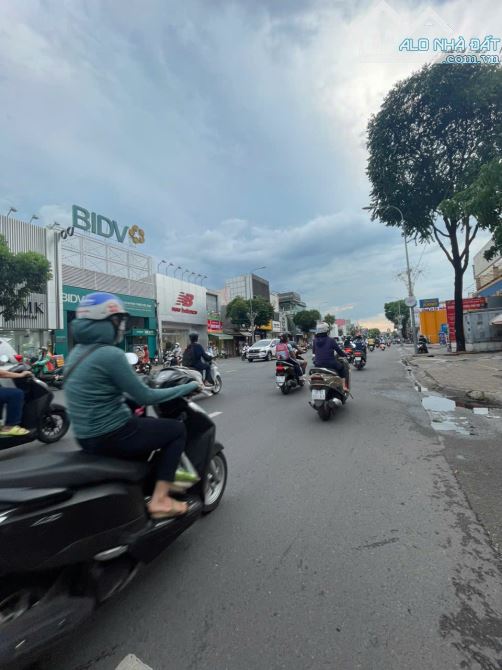 Bán nhà mặt tiền Quang Trung, phường 10, đúc 3 tấm DT 4x23m CHỈ 9.5 tỷ, SHR hoàn công đủ - 1