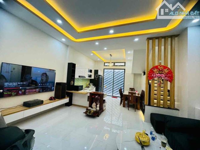 BIỆT THỰ 4 TẦNG, NGAY TRẦN QUANG KHẢI, DT 9.5X15, GIÁ 38,5 TỶ - 1
