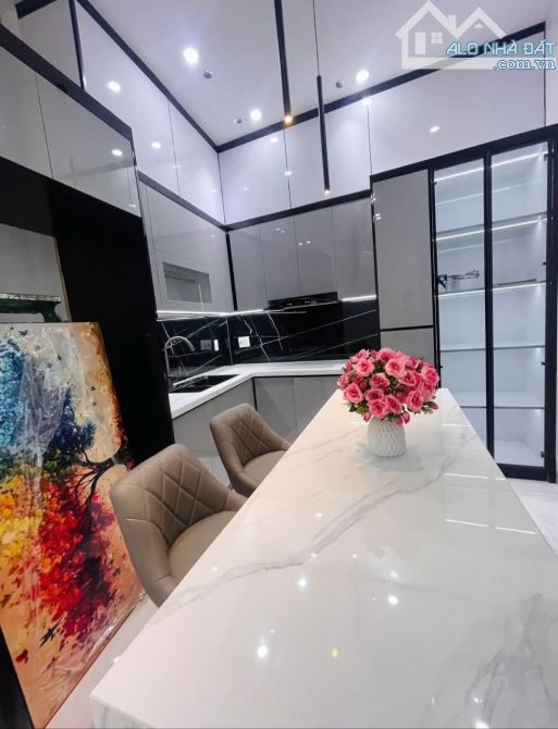 Bán nhà Trần Nguyên Hãn, Trần Nguyên Hãn, Lê Chân, Hải Phòng. 4 tầng, 50m2, 6,35 tỷ. Ngang - 1