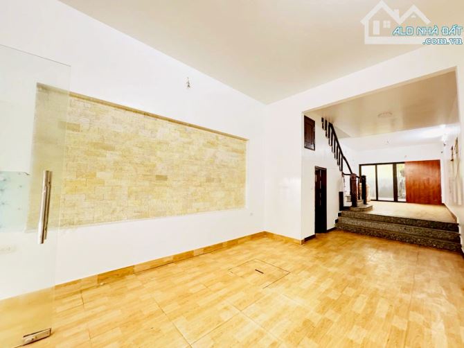 Bán nhà PL Nguyễn Khánh Toàn- 60Mx4T- 2 thoáng vĩnh viễn- oto tránh dừng đỗ.Giá 18.3 ty - 1