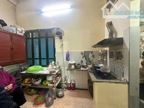 Bán đất tặng nhà - Ngõ thông- Kinh doanh - Gara ô tô - Ô chờ thang máy - Phố Ngọc Lâm - 1