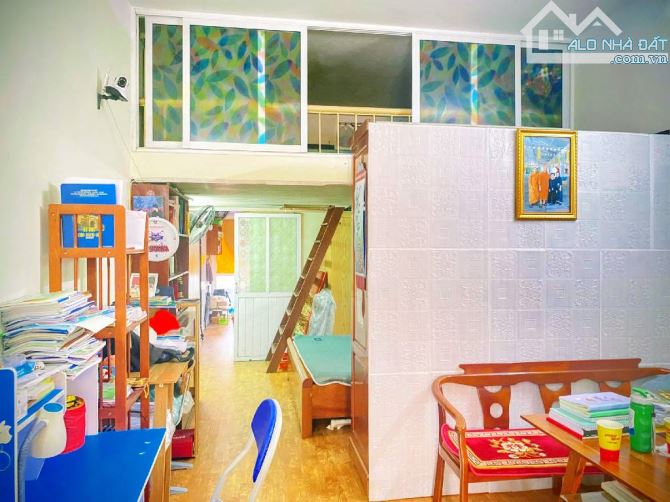 Tập thể CĐ Cơ Điện Mai Dịch - 62m2 - 1N1K - Sổ đỏ chính chủ - Tiện ích bạt ngàn - 1