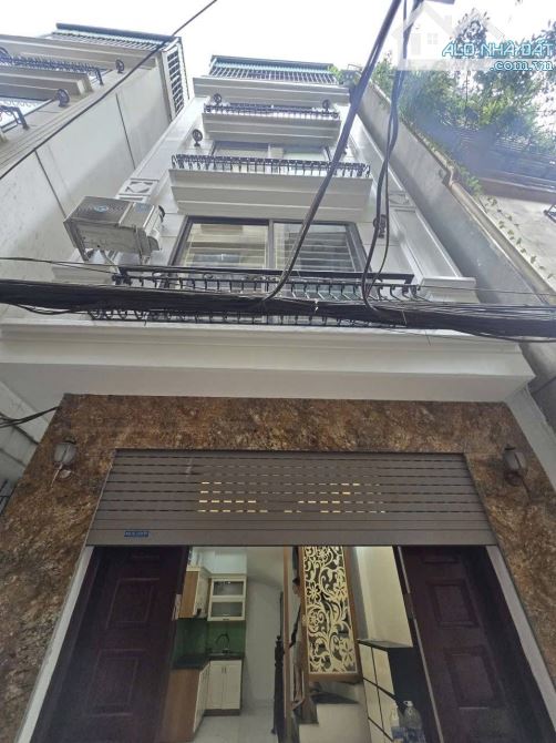 BÁN NHÀ PHỐ 8/3  CĂN LÔ GÓC - NHÀ ĐẸP Ở NGAY - MẶT NGÕ RỘNG -  THÔNG THOÁNG -GẦN Ô TÔ - 1