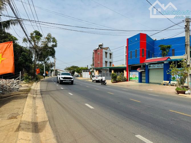Mặt tiền kinh doanh Nguyễn Thị Định đường nhựa rộng 30m - 1