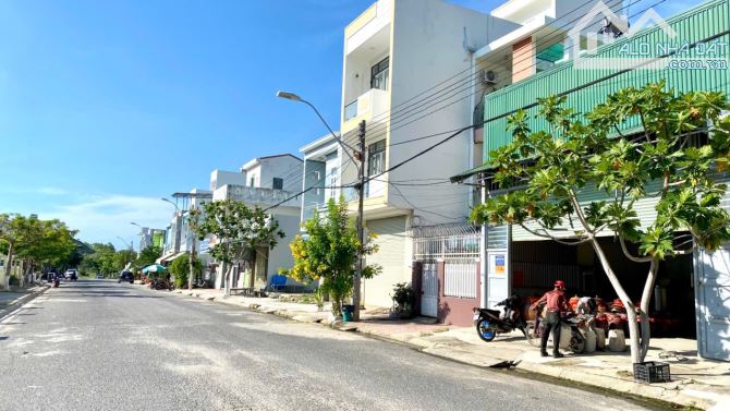 Chỉ 4,8 tỷ có ngay lô đất đẹp 2 mặt tiền Đường rộng 16m, cách biển 1 phút 80m2 - 1