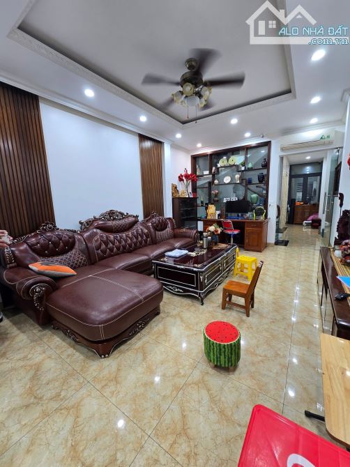 Bán Nhà Mặt Đường Láng Đống Đa Vỉa Hè 7M Kinh Doanh DT 50M MT 4M, 2 Mặt Tiền Giá 26.8Tỷ - 1