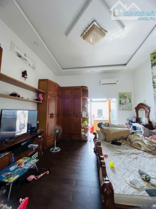 BIỆT THỰ 3 TẦNG, MẶT TIỀN SỐ - NGUYỄN THỊ ĐỊNH, QUẬN 2 - 1