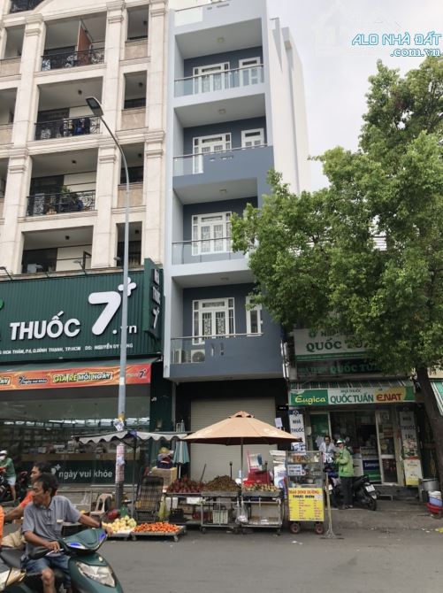 Bán gấp MT Hoàng Hoa Thám, P6, BT, 5m x21m CN 105m2, 7 tầng thang máy,  giá 23,5 tỷ - 1