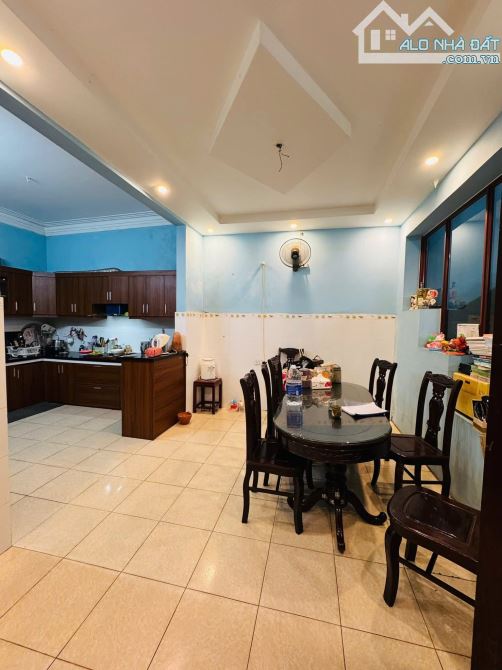 Bán nhà đội cấn Ba Đình 74m giá 17ty mặt tiền 5.3m - 1
