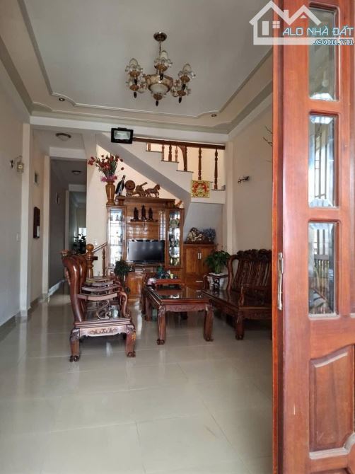 Bán Nhà Phố Phường 2 Đà Lạt 97,39 m2 2 Tầng 4 PN - Chỉ Với 7 Tỷ Thương Lượng - 1