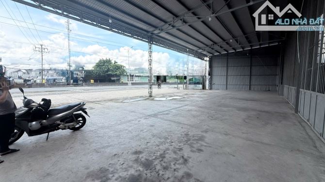 Cho Thuê MB VIP Diện tích lớn 1250m2 - Trung tâm Tp - 1
