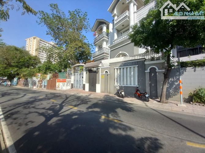 Gấp, bán biệt thự Trường Sa, P3, Bình Thạnh. DT: 10x16m, CN: 155m2, giá: 45 tỷ - 1