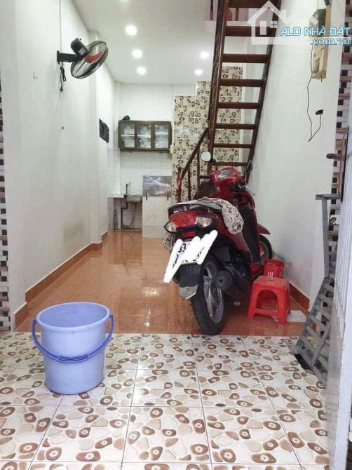 Bán nhà 2 tầng SHR dt 2.4x7m, Nguyễn Thiện Thuật, Phường 24, Bình Thạnh, Giá nhỉnh 2 tỷ TL - 1