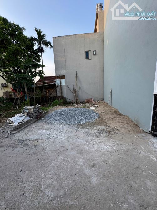 Bán 47m2 đất Ngũ Hiệp, ngay trường cấp 2, ô tô tải tránh, vào đất thoải mái, Siêu hiếm - 1