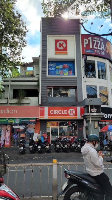 Bán nhà MT Ngay Trần Hưng Đạo(2 chiều),P.7,Q.5 - DT: 4,2x19m(CN: 78m2)6 tầng - Gía: 32 tỷ - 1