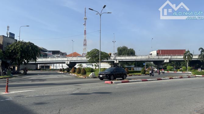 chính chủ kẹt tiền bán 200m2 đất đường hương lộ 2 giáp củ chi sổ hồng 850tr - 1