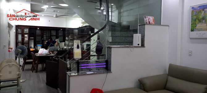 Bán gấp nhà riêng 3,5 tầng. Full nội thất. Ngay trung tâm thành phố. Hạ Long - Quảng Ninh - 1