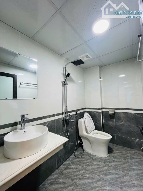 Bán nhà Trần Cung 33m2*5T, 2 thoáng, ngõ trước nhà rộng 4m, nhà đẹp ở ngay, gần phố 7.5 tỷ - 1