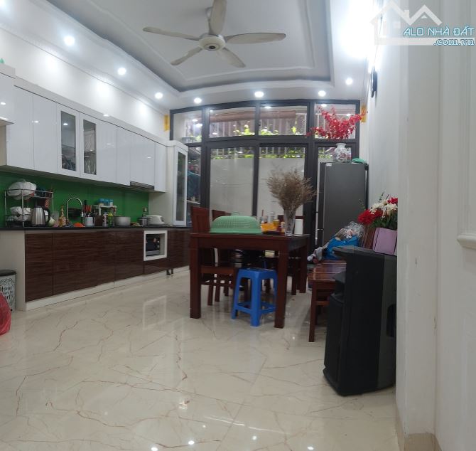 BÁN NHÀ PHÂN LÔ NGUYỄN KHÁNH TOÀN, 60M2, 2 MẶT THOÁNG, CÁCH PHỐ 15M, NGÕ RỘNG, GIÁ 14 TỶ - 1