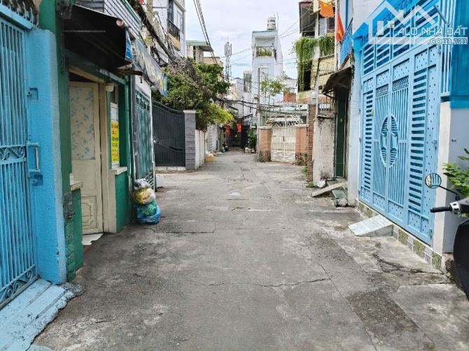 Bình thạnh  . 4 tầng BTCT . 52 m2 .  3PN - (4.6×11)  KO LỘ GIỚI . - 1