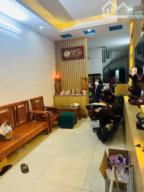 NHÀ ĐẸP CẦU GIẤY 5 TẦNG, THOÁNG, MÁT, NGÕ THÔNG, NHÀ VUÔNG ĐẸP 30M2 GIÁ 7,2 TỶ - 1