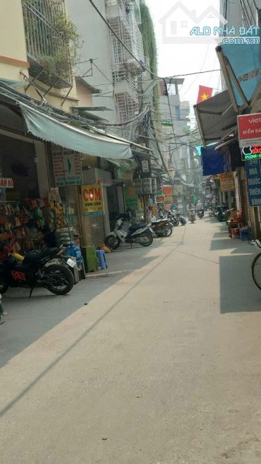 BÁN ĐẤT CẦU DIỄN TẶNG NHÀ 3 TẦNG CŨ 55M2 -MT 6M, OTTO 7 CHỖ, KINH DOANH, 100M RA QL 32 - 1