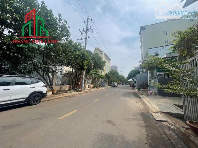 NHÀ CẤP 4 MẶT TIỀN ĐƯỜNG TÔ HIỆU - DT: 5,6x13m ( TT 17m ) - TC: 100% - H: TÂY BẮC - 6,35TỶ - 1