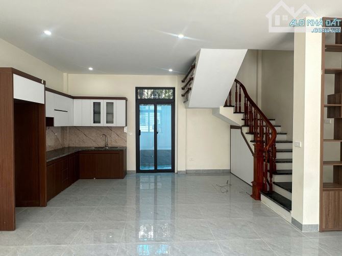 Bán nhà 4 tầng 61m ở Đại Thành- Quốc Oai, ô tô đỗ cửa ngày đêm,ngay sát trục chính liên xã - 1