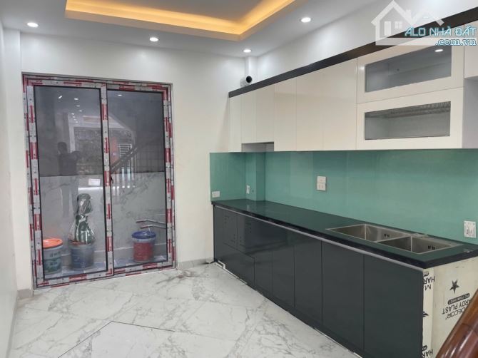 Đón sóng hạ tầng  Nhà đẹp cạnh Ga Ngọc Hồi   Diện tích 40m, xây mới 4 tầng - 1