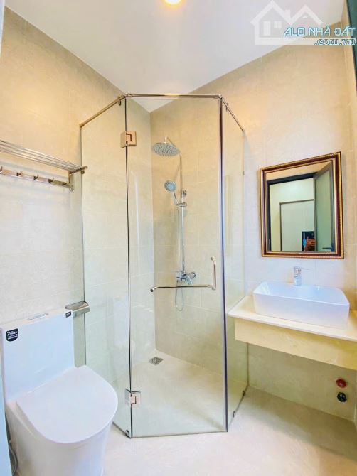 Ngay VinCom Nguyễn Xí! Bán nhà (6x7m) 5 tầng mới cứng - 8PN8WC. Gía 9tỷ thương lượng - 1