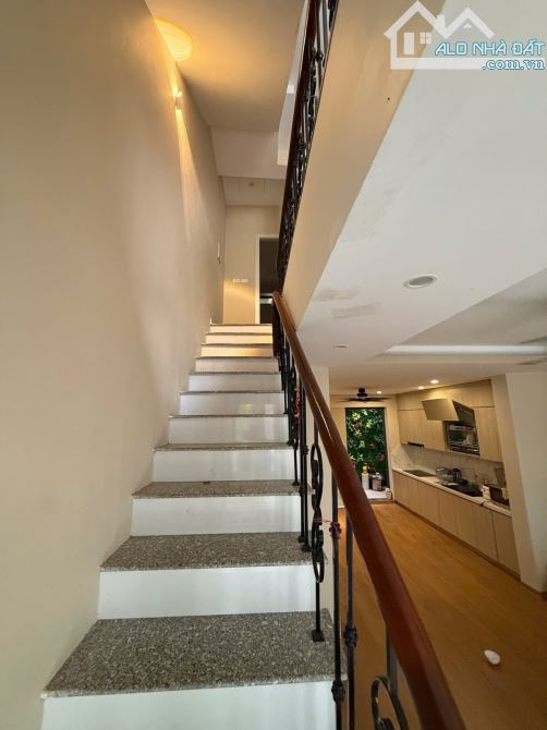 Bán nhà Ngọc Lâm, nhà dân xây, oto đỗ trong nhà, 53m2, 4 tầng, 12 tỷ - 1