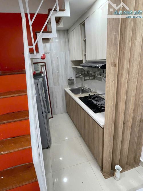 MẶT TIỀN HIẾM CÓ TẠI PHÚ NHUẬN - SÁT NGUYỄN VĂN TRỖI - 2 TẦNG - SD 26M2 - 2.5 TỶ - HĐT 8TR - 1