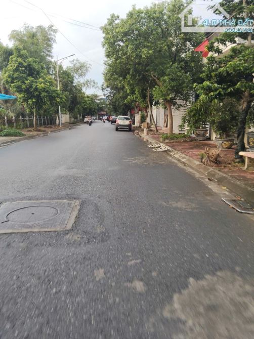 Bán đất mặt đường,LÔ GÓC 2 MẶT TIỀN, An Dương – 82m2 – đường rộng 12m – Giá cực rẻ chỉ 3,2 - 1